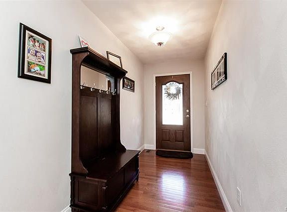 5th image of 9706 Winchester St