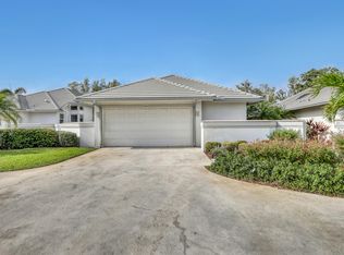 201 Orange Tree Dr, Atlantis, FL 33462
