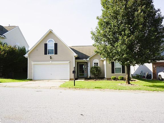 3rd image of 19 Nut Leaf Ln
