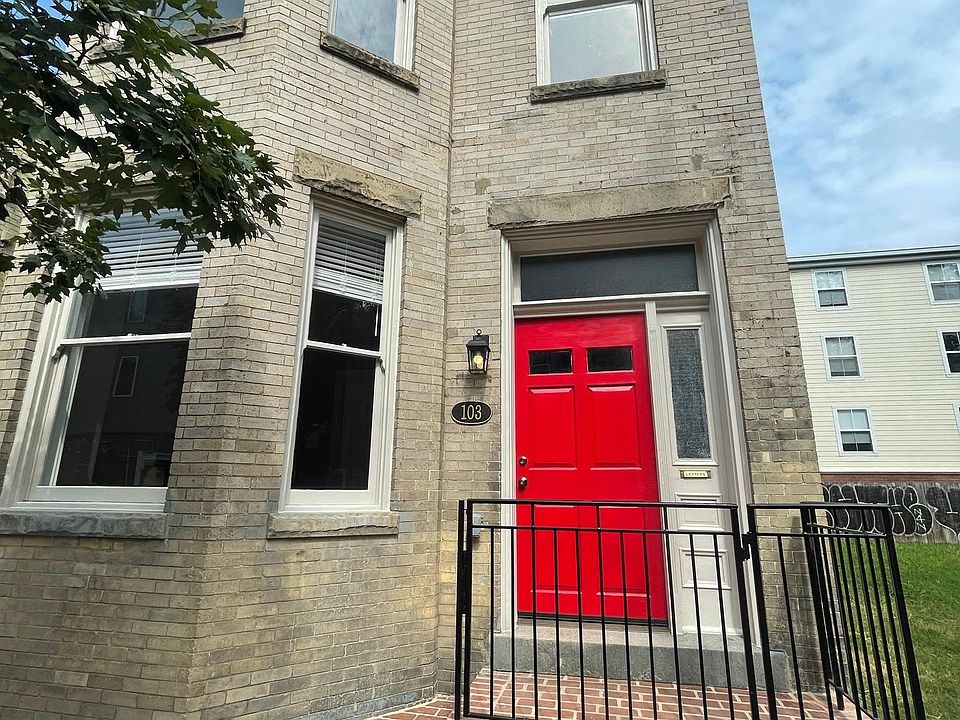 1st image of 103 S Laurel St