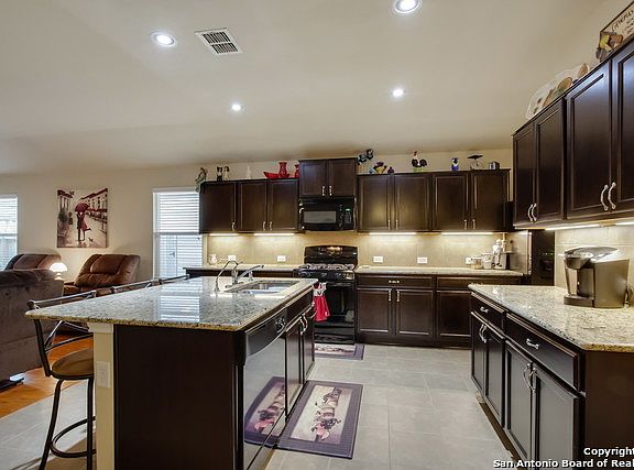 3rd image of 153 Jolie Cir