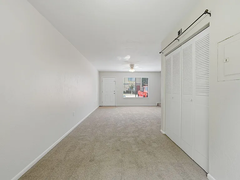 2300 SW 43rd St #C3 — Photo 5