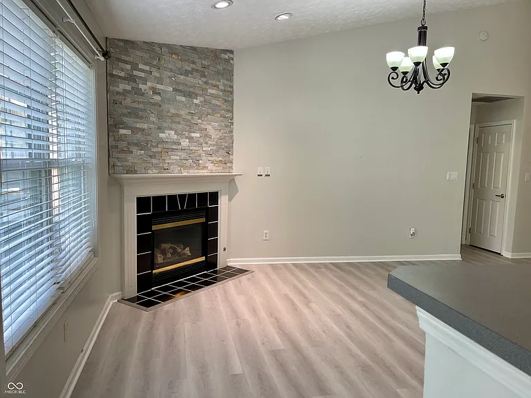 1058 Sugar Maple Dr — Photo 5