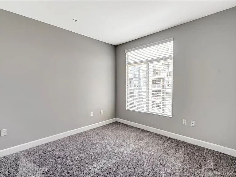 Stadium House Apartments — Photo 38
