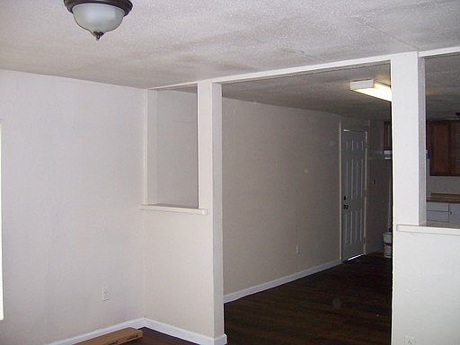3rd image of 211 Coyle Pl