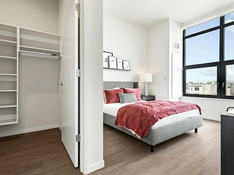 Logan Apartments — Photo 36