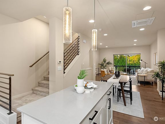 5th image of 1950 Newport Way NW