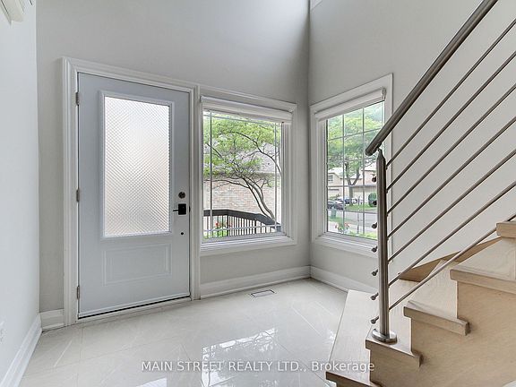 5th image of 27 Murdock Ave