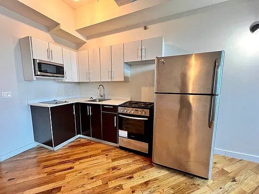 Rented by City Connections Realty | media 9