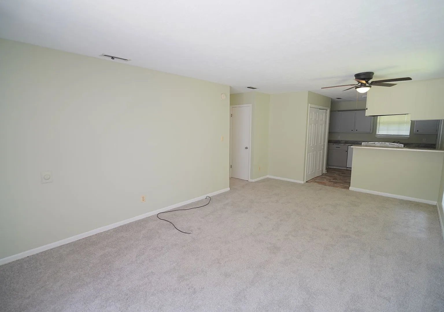 3/2 Townhome off Hartsfield Rd. — Photo 3