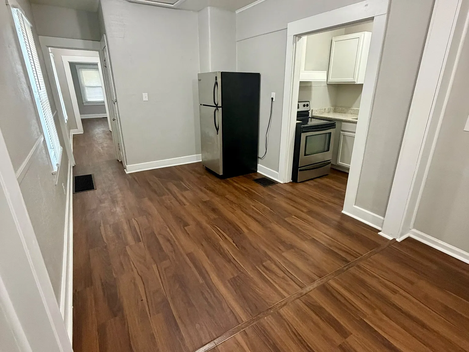520 West Evelyn Avenue - 1 — Photo 4
