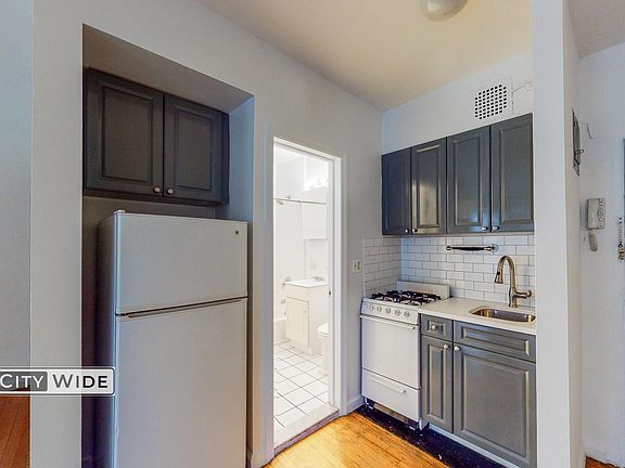 3rd image of 947 1st Ave APT 14