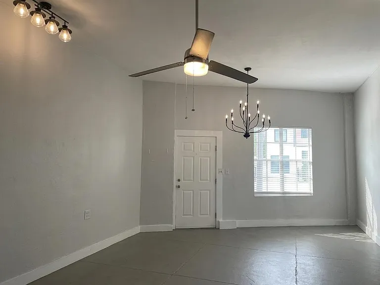 2305 W Texas Ave #5 — Photo 33