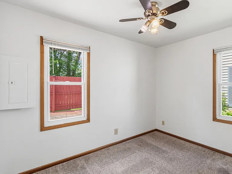 3485 Hargrove St — Photo 17