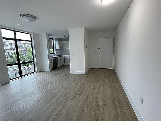 1st image of 324 Stanhope St #301