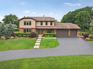 34 Horseshoe Ln, Lemont, IL 60439