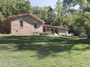 8418 Denton Rd, Linden, TN 37096