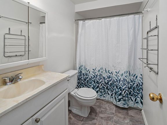 3rd image of 31003 14th Ave S APT D10