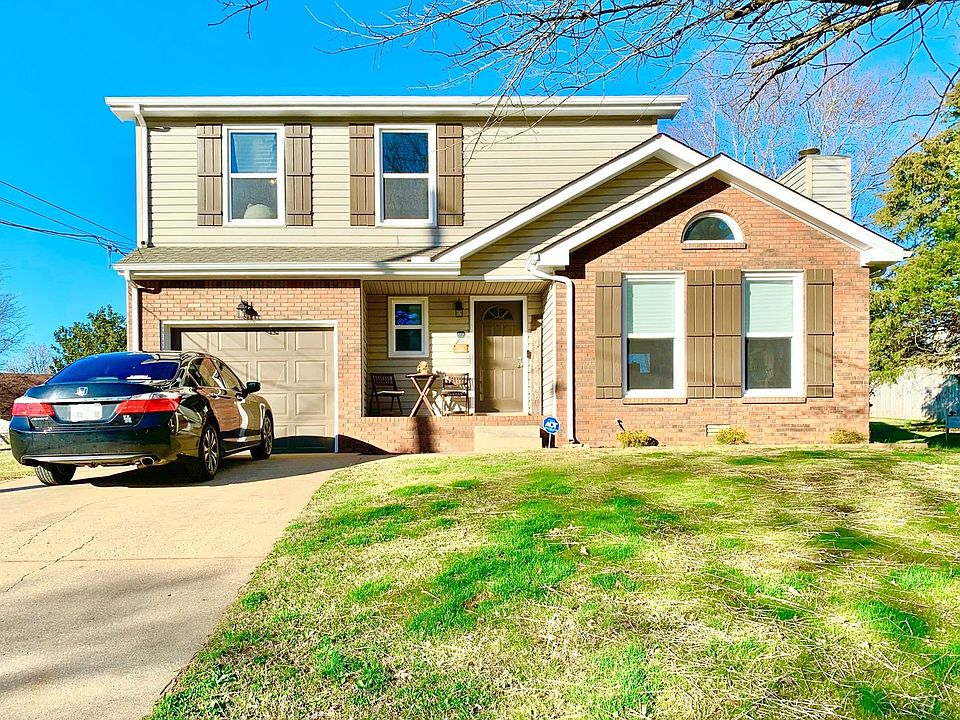 1st image of 221 Sherwood Hills Dr