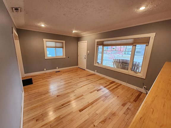 4th image of 1150 E Emerson Ave