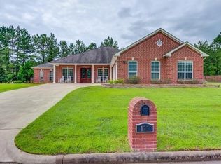 175 Eagle Creek Dr, Lufkin, TX 75901