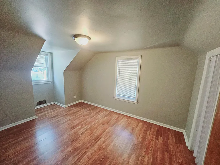 5696 N Vernon St — Photo 11