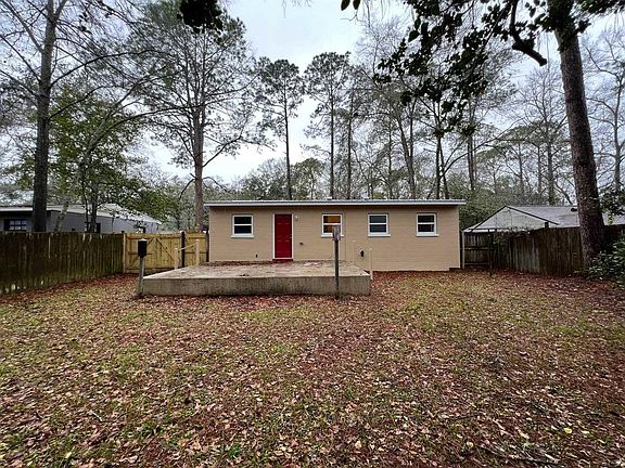 3rd image of 3009 Fairview Dr