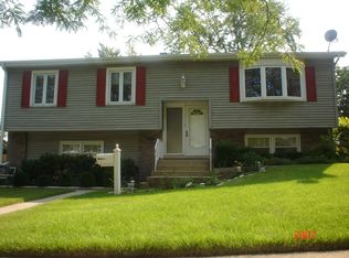 8807 S 83rd Ct, Hickory Hills, IL