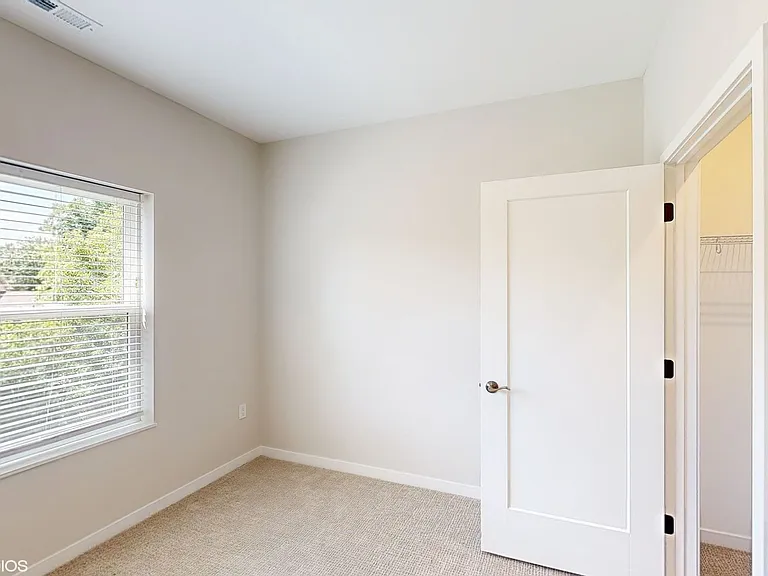 Southwood Crossing — Photo 15