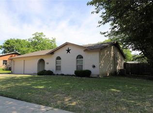 6500 Bernadine St, Fort Worth, TX 76148