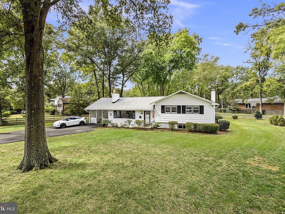 1st image of 4300 Neptune Dr #11