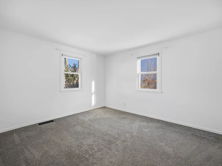 406 Tarrington Rd — Photo 17