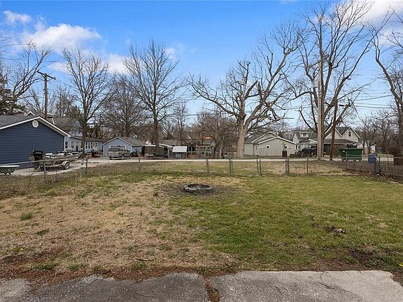 4th image of 304 Ivy St