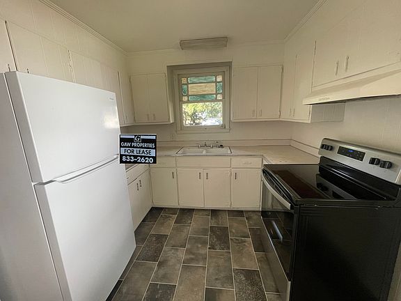 5th image of 202 Chamberlin St #A