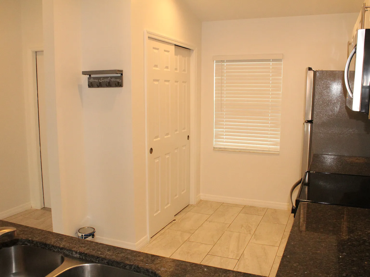 2 bed, 1100 sqft, $1,490 — Photo 4