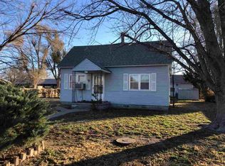 214 S Oak St, Minneola, KS 67865