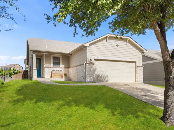 5725 Maxfli Dr, Schertz, TX 78108