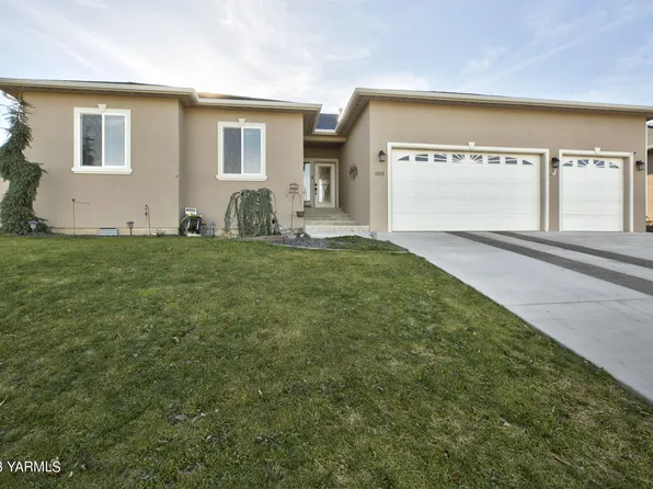 1502 W Naches Ave, Selah, WA 98942