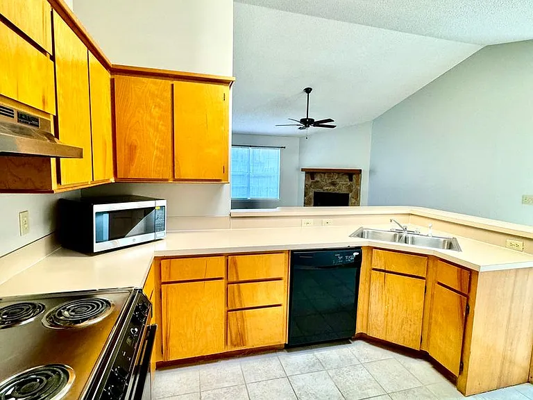 8693 Blackshear Ct — Photo 5