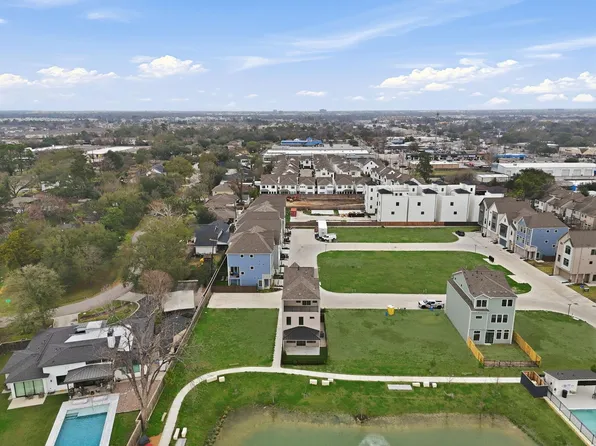 8707 Padua Ln, Houston, TX 77055