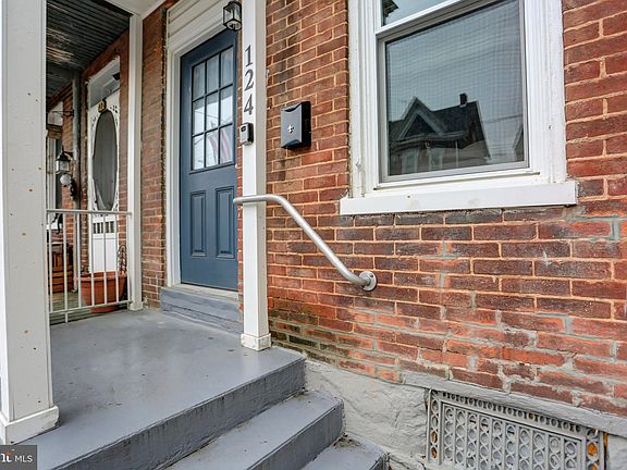 2nd image of 124 S Carlisle St