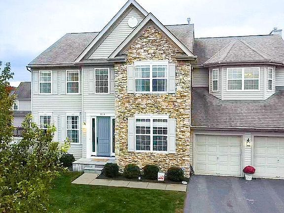 2nd image of 814 Sydni Ct