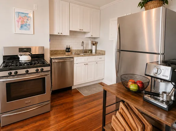 702 E Broadway #2L, Boston, MA 02127