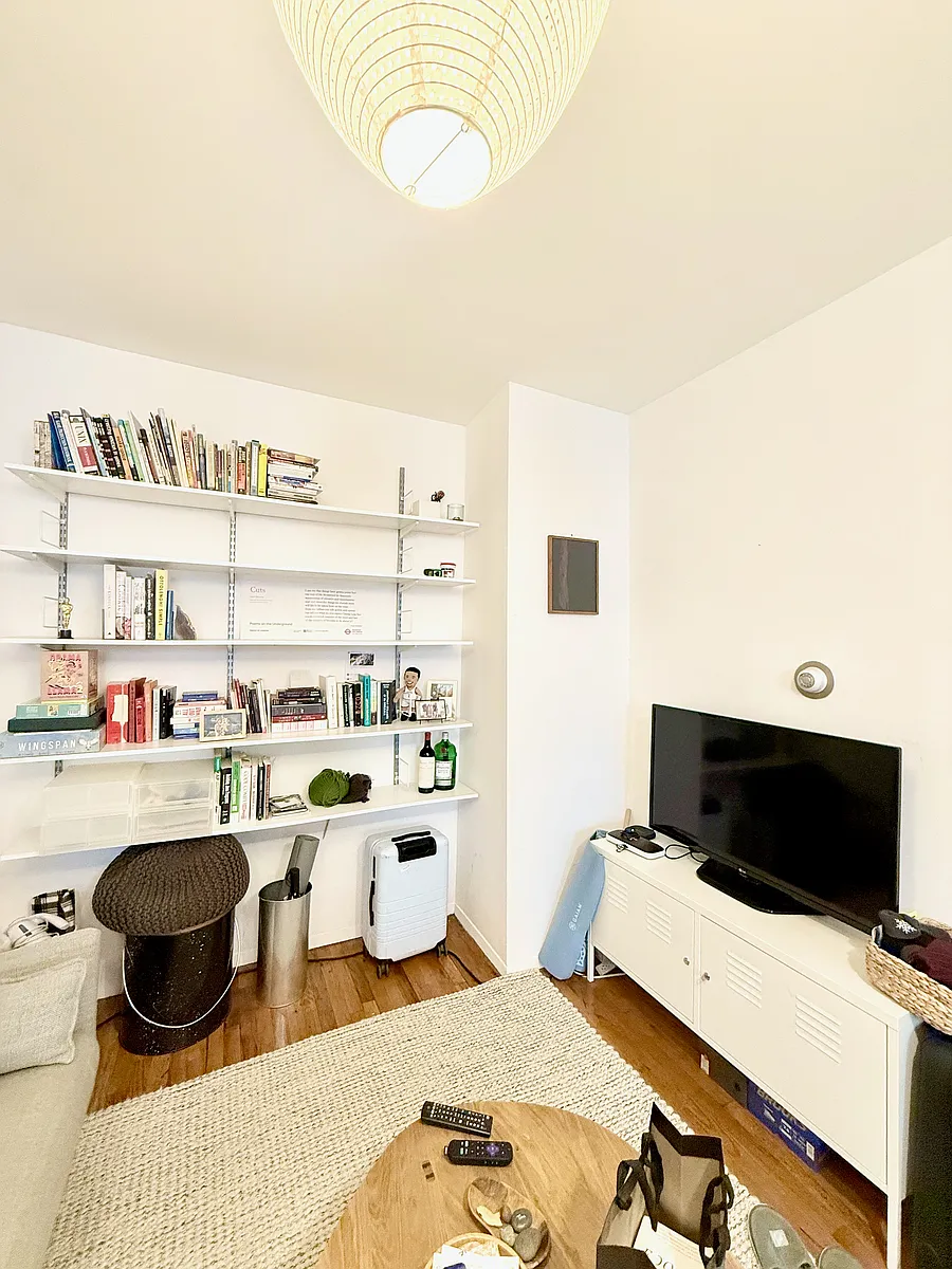 Building Photo - 208 Franklin St #2B