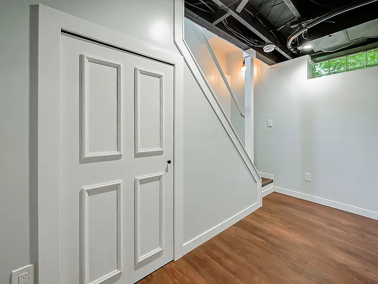 21530 Olmstead St — Photo 21