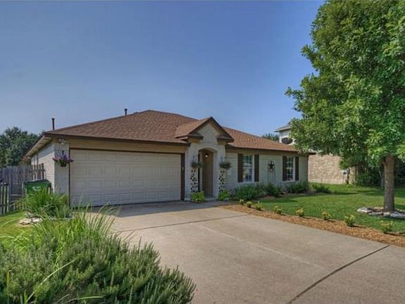 2nd image of 16703 Anjou Ln