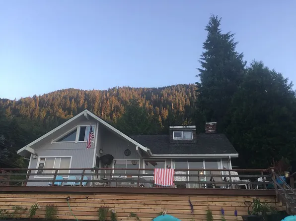 33141 S Shore Dr, Mount Vernon, WA 98274