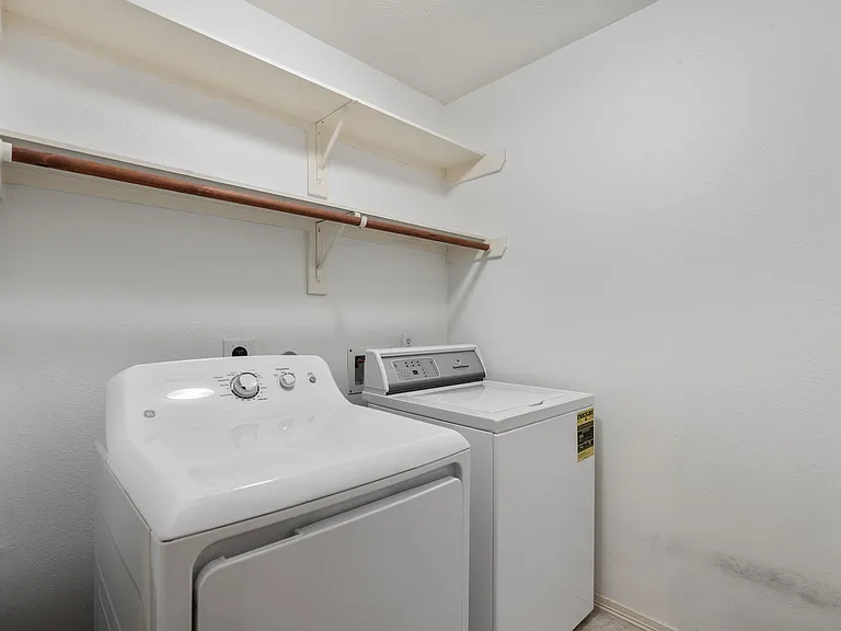 4223 Rose St — Photo 28