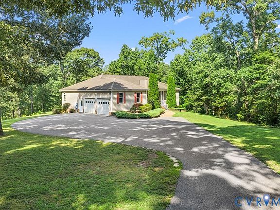 3rd image of 376 Earl Dr