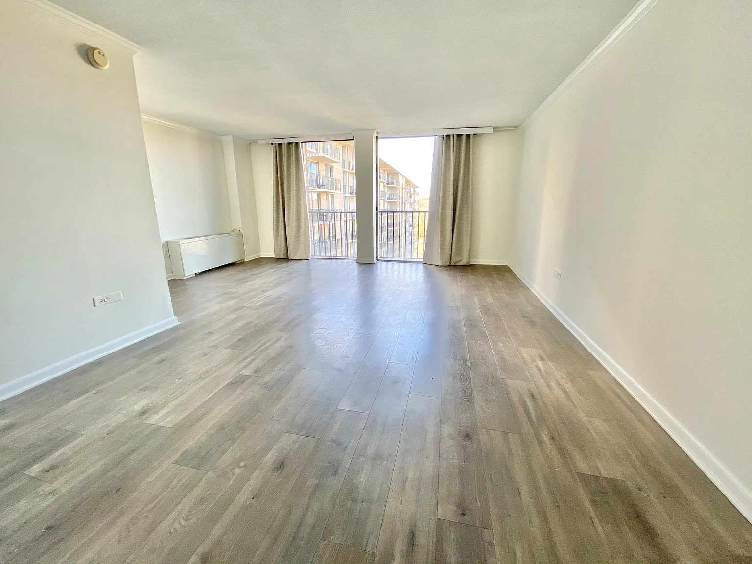 Studio, 546 sqft, $1,600 — Photo 4